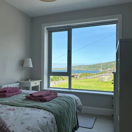 度假居 Mary's Seaview Clifden *