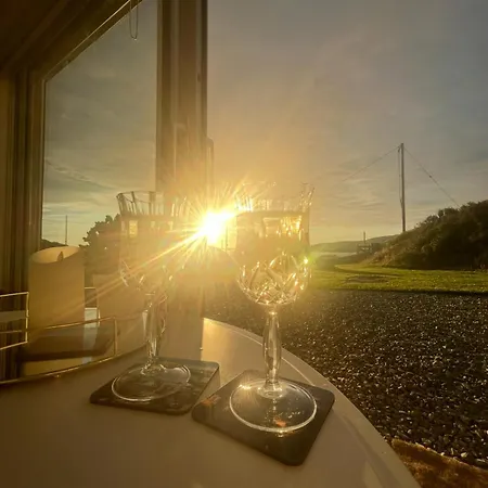 Mary's Seaview Clifden بيت للعطل *
