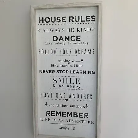 Mary's Seaview Clifden *