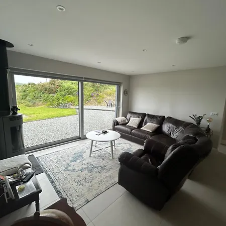 Mary's Seaview Clifden גלוואיי