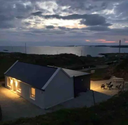 Mary's Seaview Clifden 골웨이