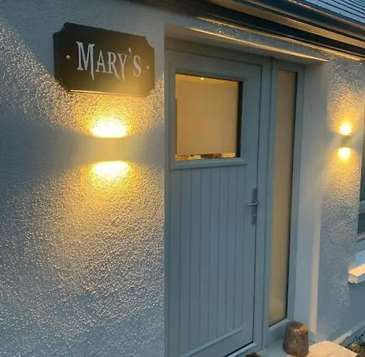 Mary's Seaview Clifden 펜션 골웨이