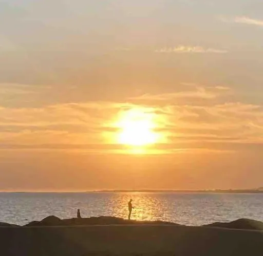 Mary's Seaview Clifden *