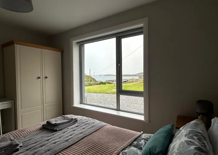 Mary's Seaview Clifden 골웨이