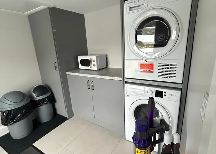 Mary's Seaview Clifden