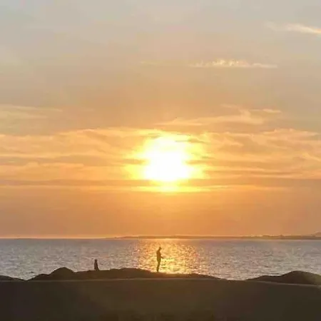 Mary's Seaview Clifden *
